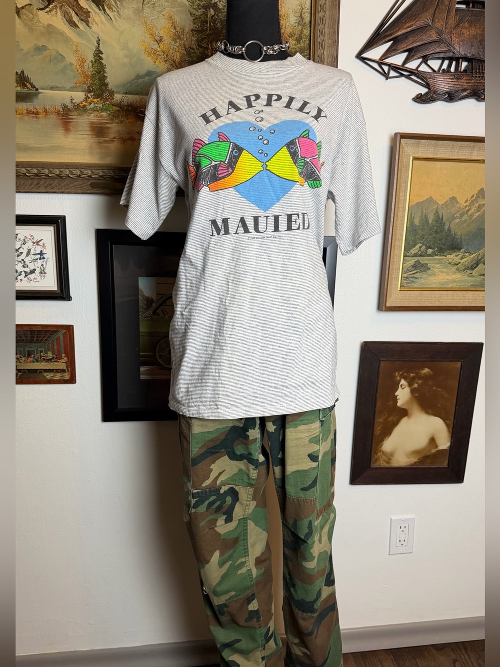 Vintage 90s Happily Mauied Souvenir Cropped Tshirt - Picture 3 of 10